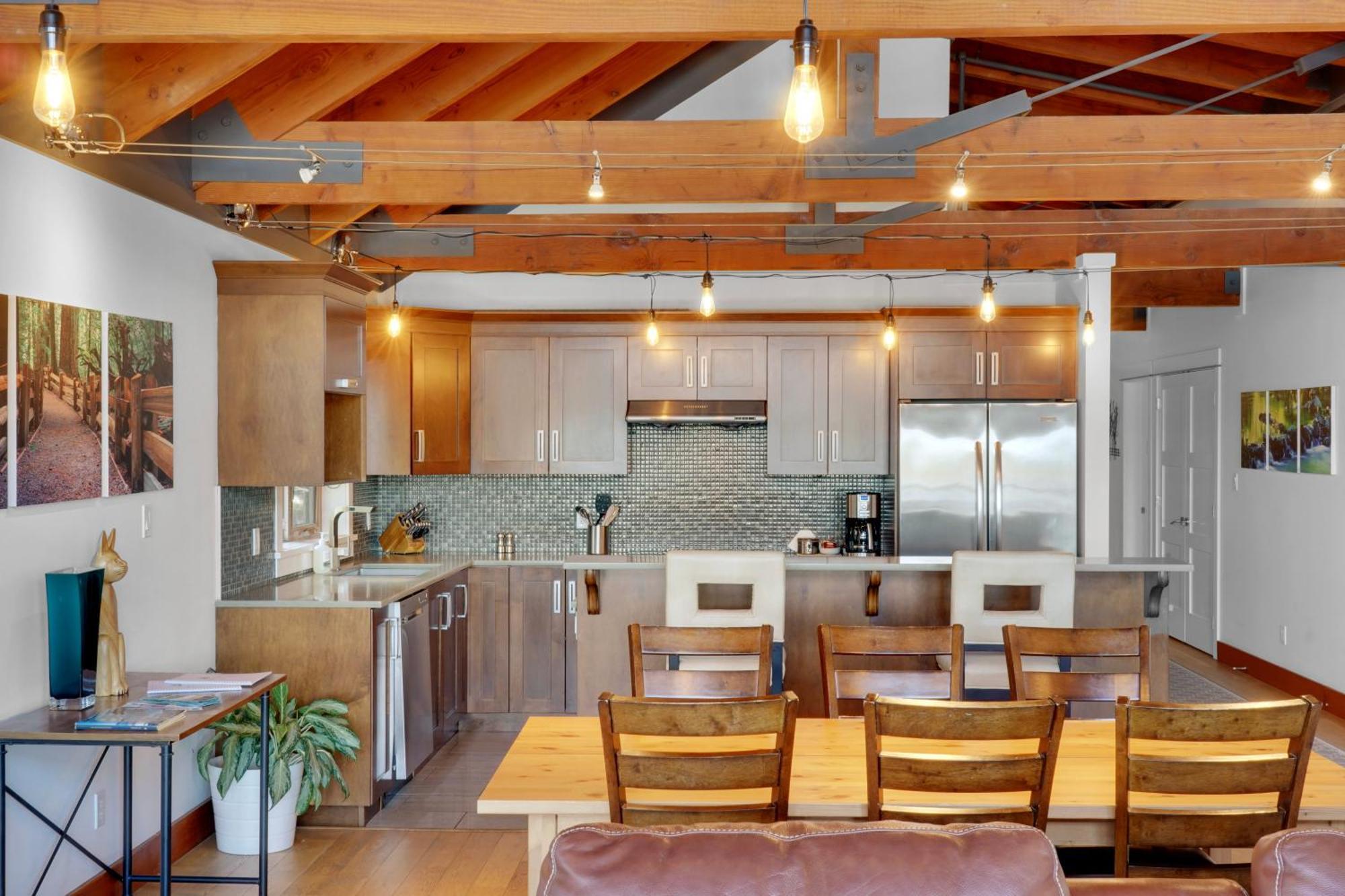 Mariner'S Loft - Salt Spring Island Apartment Ganges Exterior photo