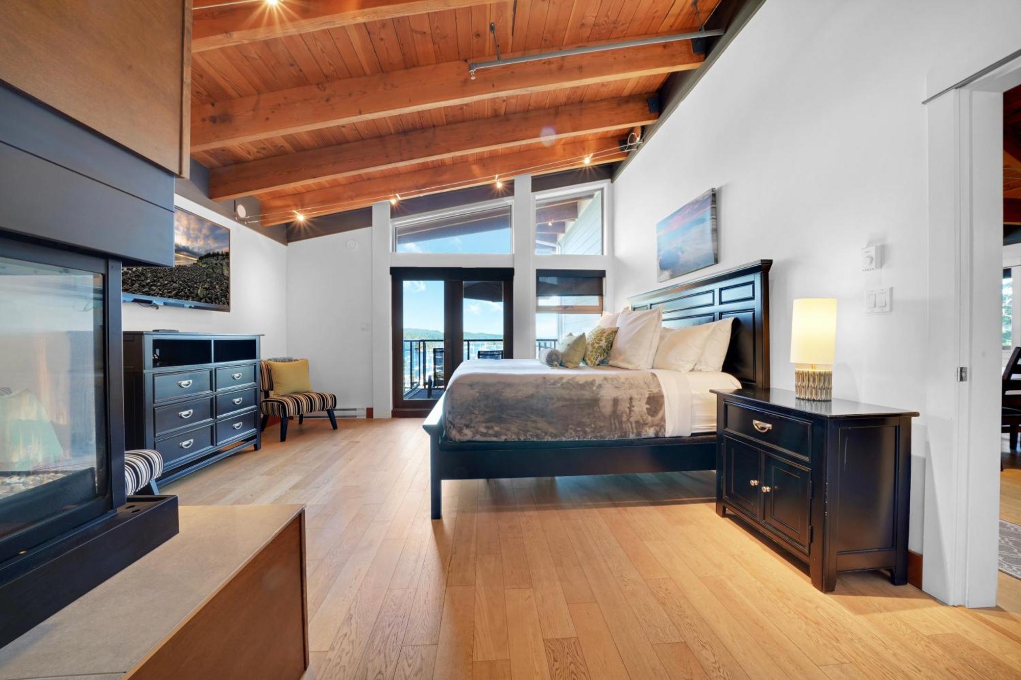Mariner'S Loft - Salt Spring Island Apartment Ganges Exterior photo