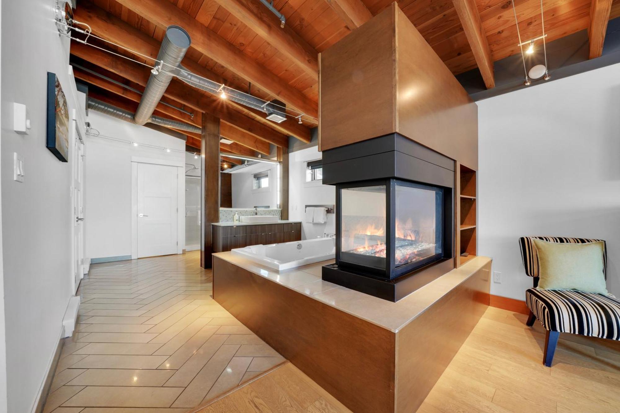 Mariner'S Loft - Salt Spring Island Apartment Ganges Exterior photo