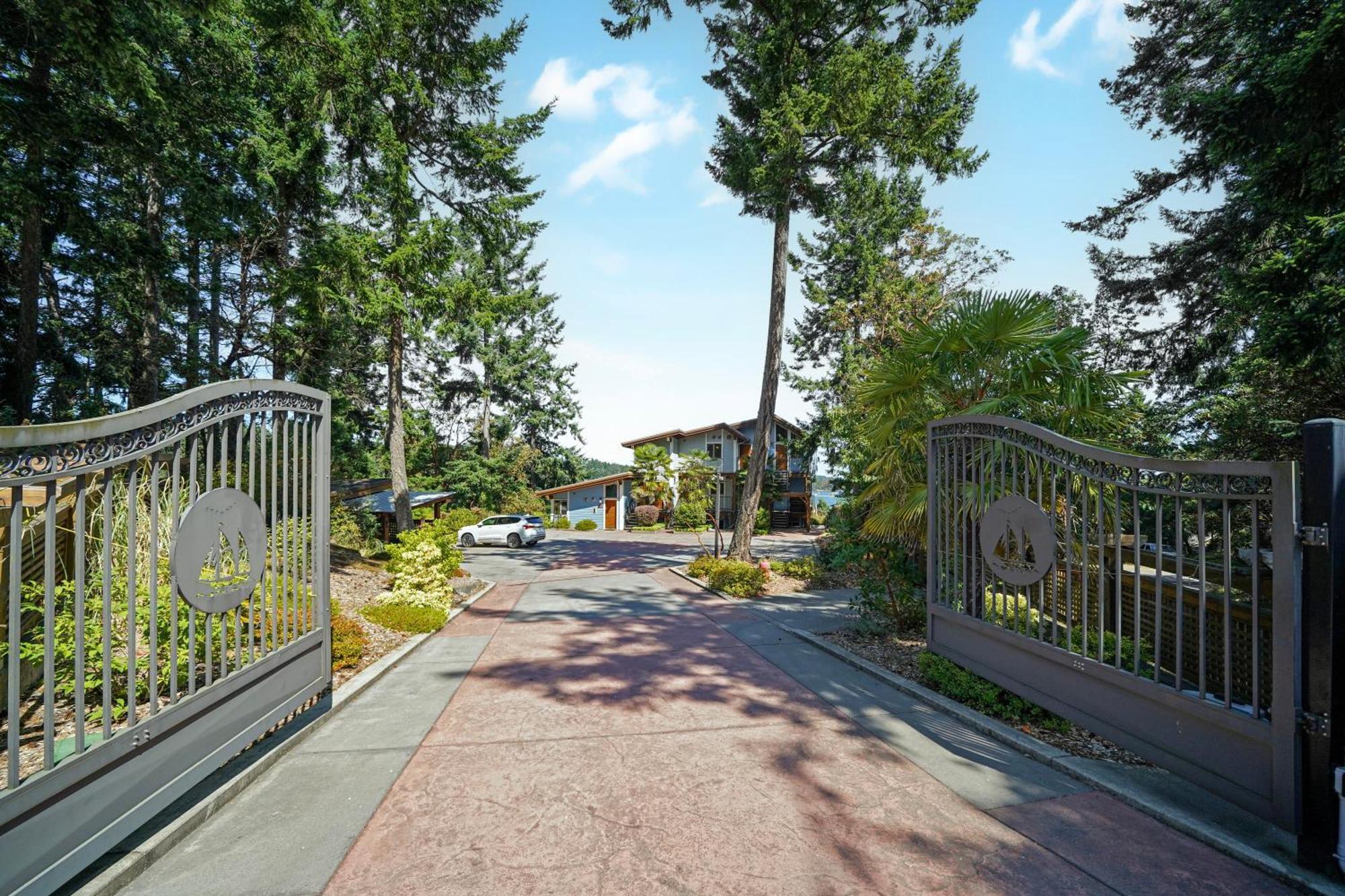 Mariner'S Loft - Salt Spring Island Apartment Ganges Exterior photo