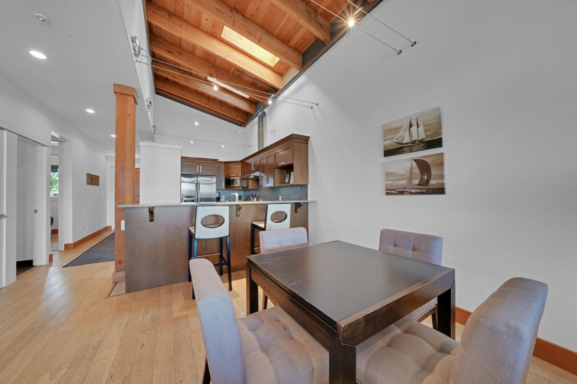 Mariner'S Loft - Salt Spring Island Apartment Ganges Exterior photo