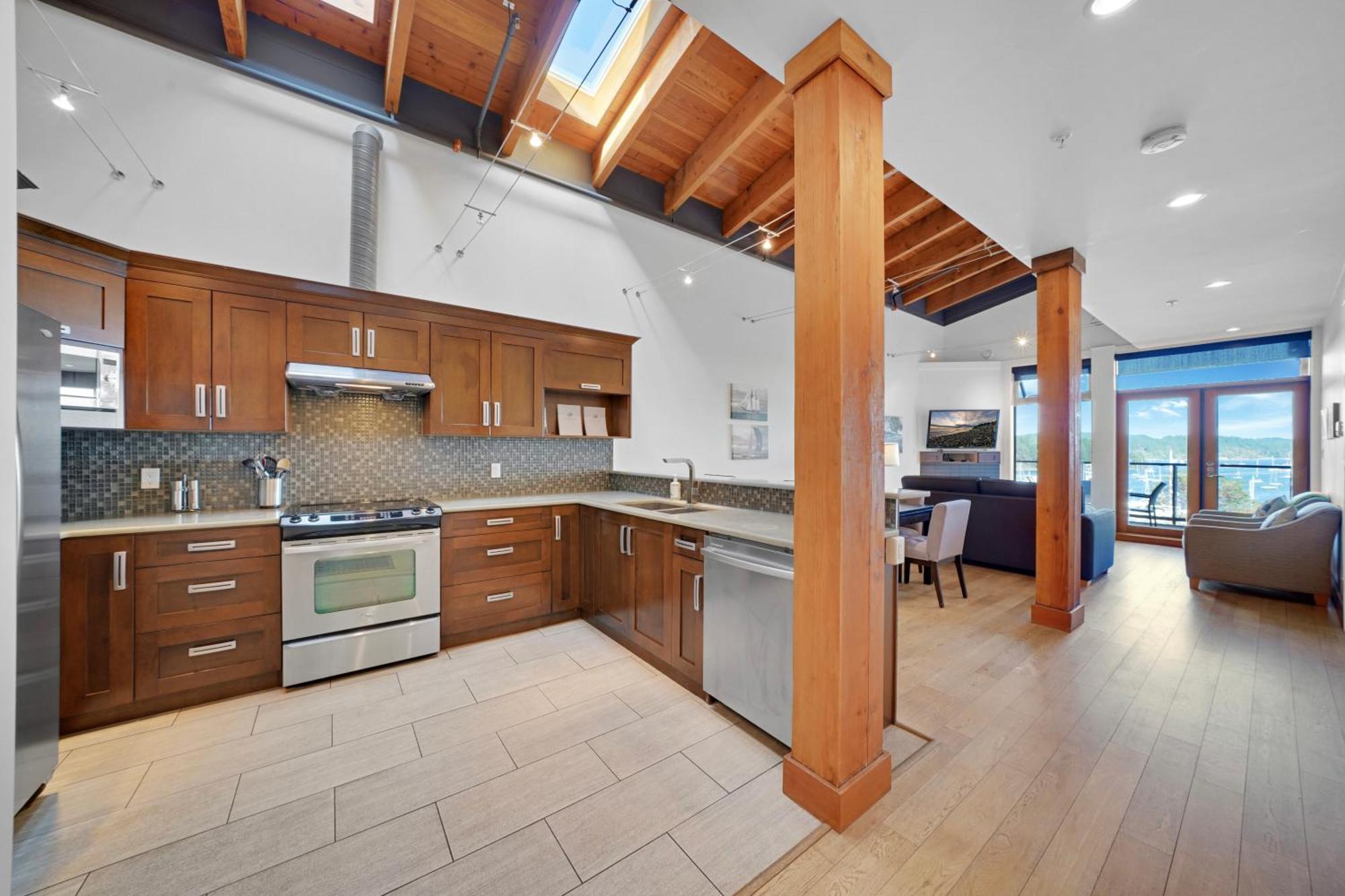 Mariner'S Loft - Salt Spring Island Apartment Ganges Exterior photo