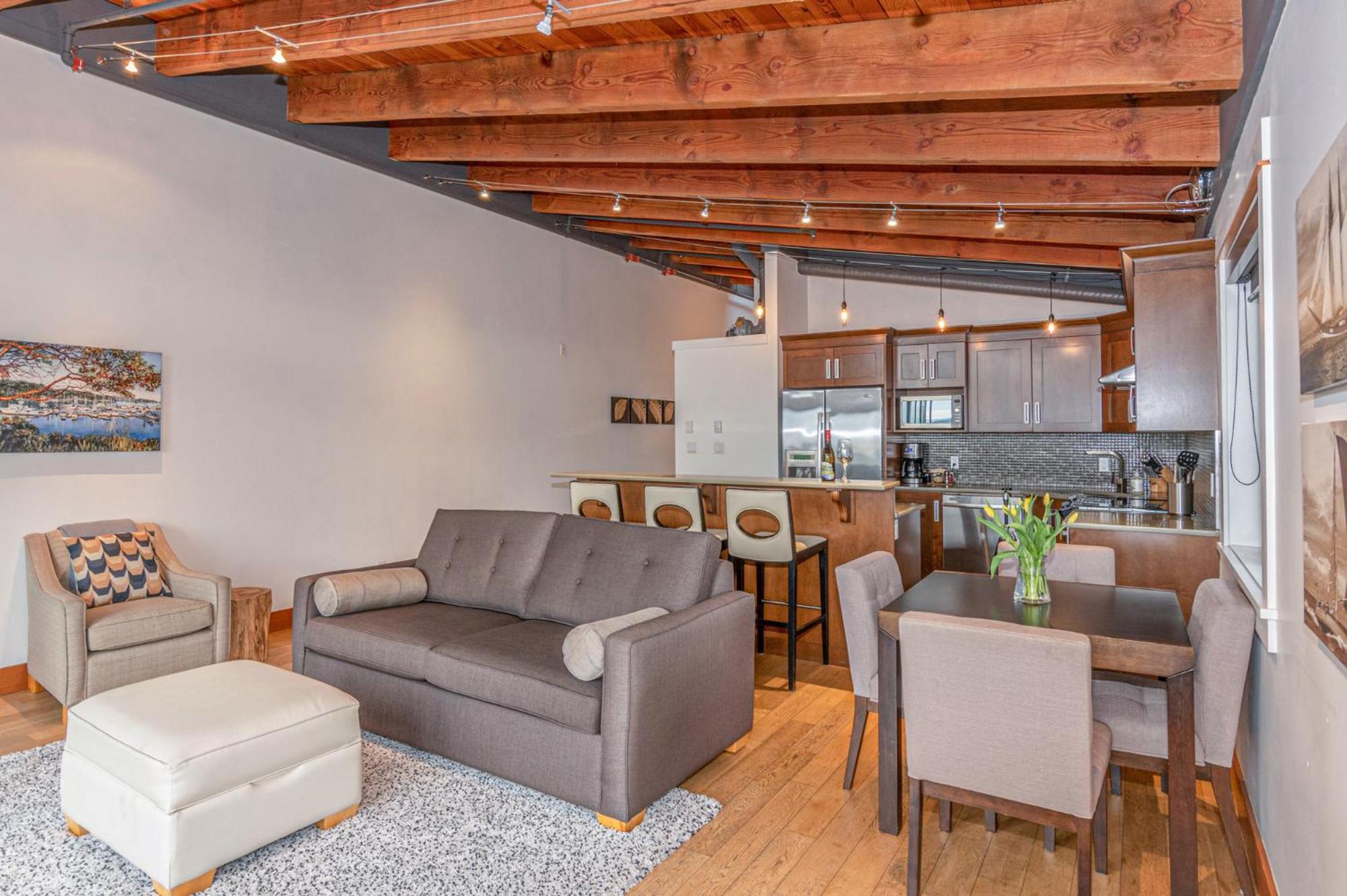 Mariner'S Loft - Salt Spring Island Apartment Ganges Exterior photo